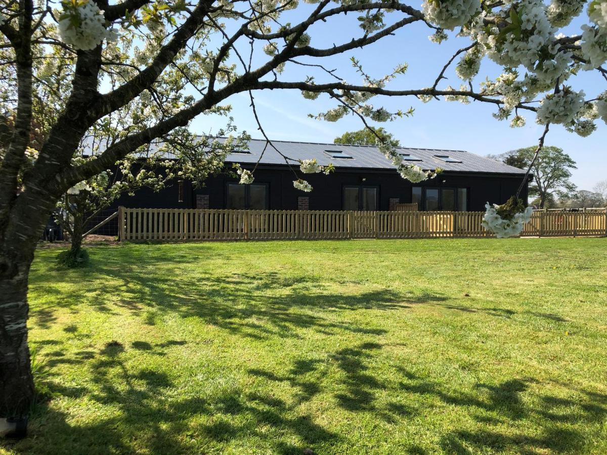 וויטצ'רץ' 1 Barn Cottages מראה חיצוני תמונה